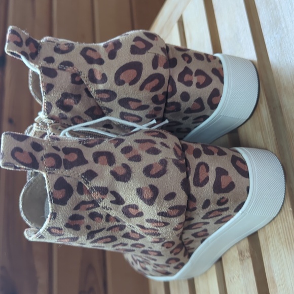 Leopard Wedge Sneakers - Picture 10 of 10